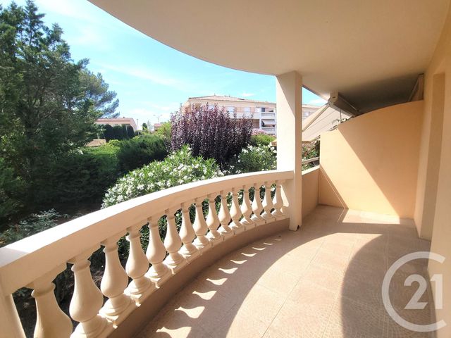 Appartement T3 à vendre - 3 pièces - 70.24 m2 - COGOLIN - 83 - PROVENCE-ALPES-COTE-D-AZUR - Century 21 Thomas Thum Immobilier